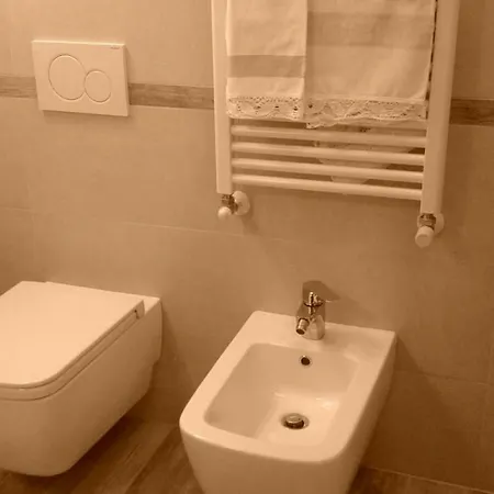 Milano לינה וארוחת בוקר 3*